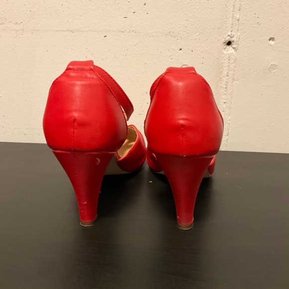 Cambridge Select Red Heels with straps - Picture 4 of 9